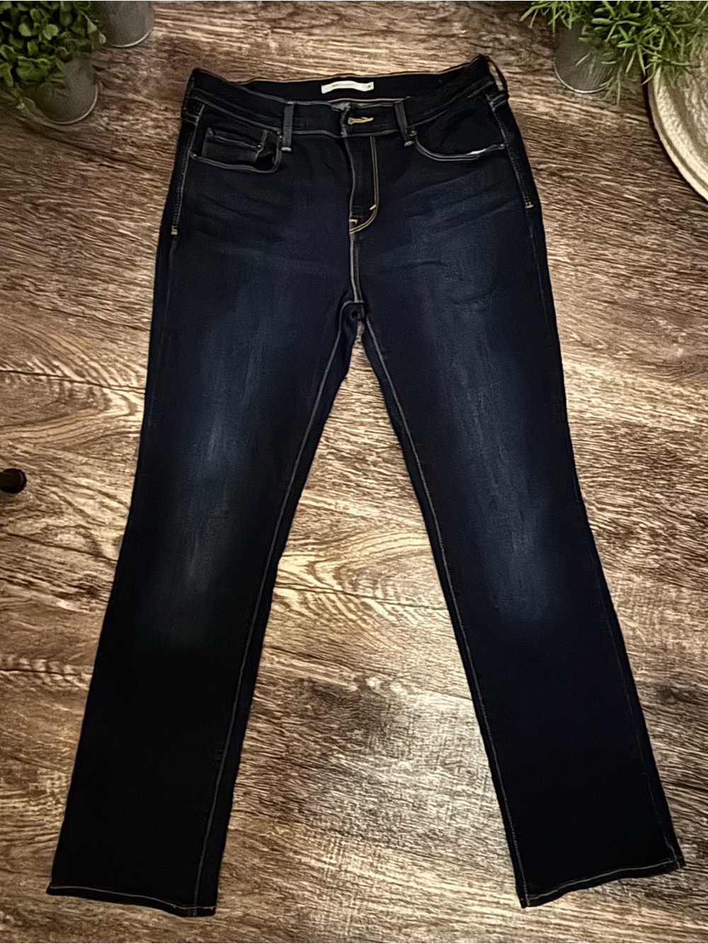 Levi's Women’s 505 Straight Jeans — Deep Indigo - Picture 4 of 10